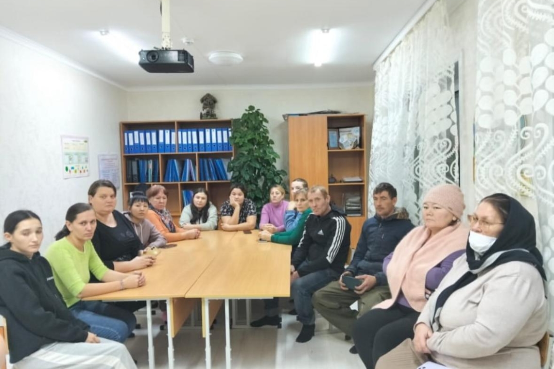 Проведено родительское собрание с участием родителей и педагогов школы. В ходе собрания была проведена разъяснительная беседа на тему «Религиозная толерантность и информационная безопасность подростков». Также были затронуты вопросы обеспечения безопаснос